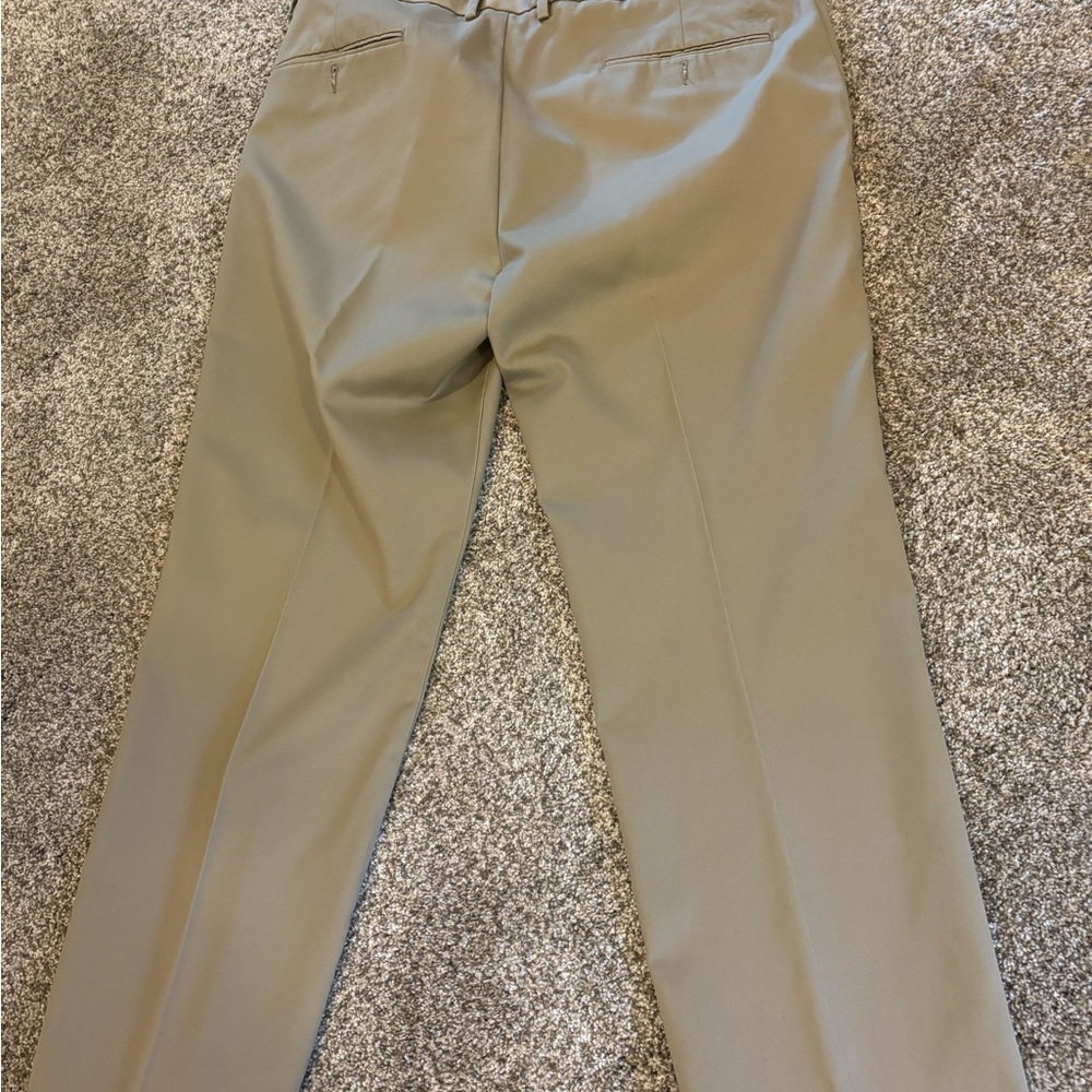 Dockers Signature Khaki Men’s Pants - Size 36x29 Slim Fit - Gently worn. - Picture 3 of 6